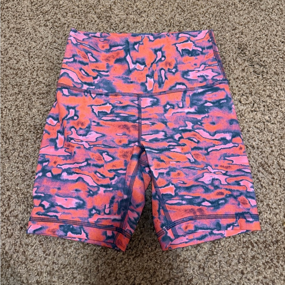 Wunder Train High-Rise Short Chroma Clash Multi 4 great condition smoke pet free - Picture 3 of 5